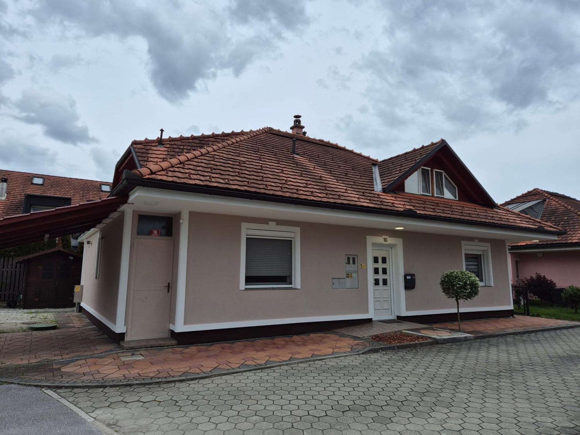 Oddih V Mirnem In Zelenem Okolju Apartment Skofljica Luaran gambar